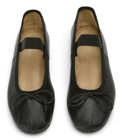 Caspian Black Nappa