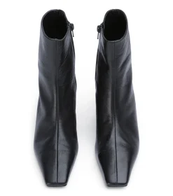 Estelle Black Vintage