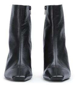 Estelle Black Vintage