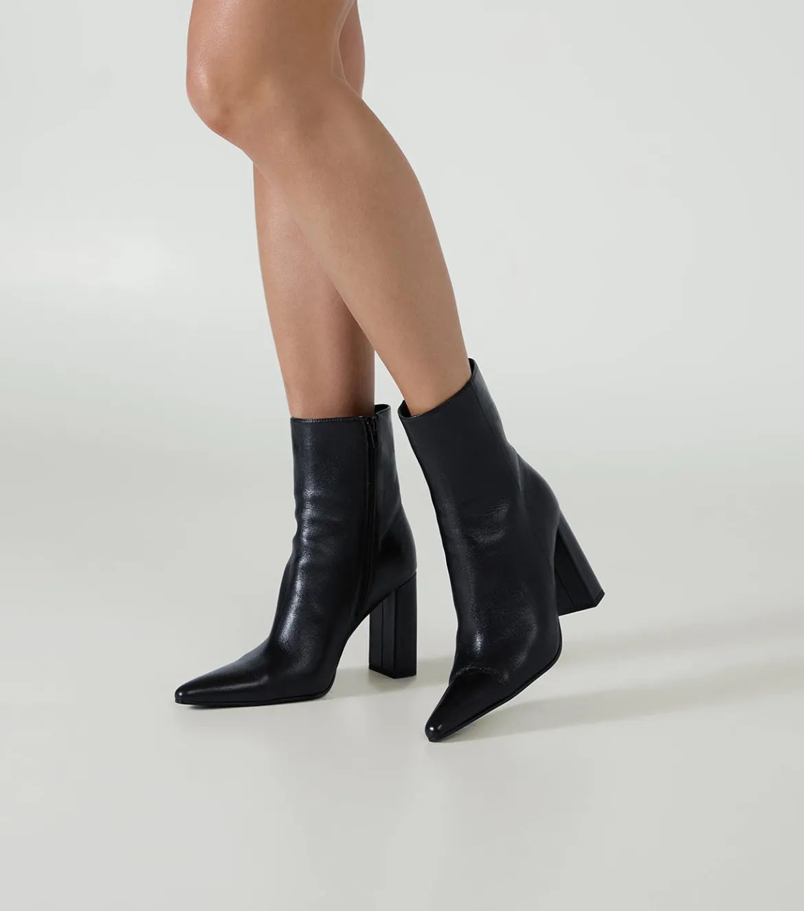 Faye Black Vintage