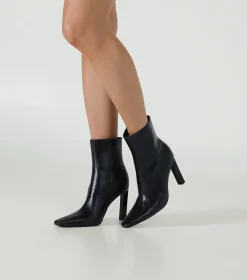 Prance Black Valencia